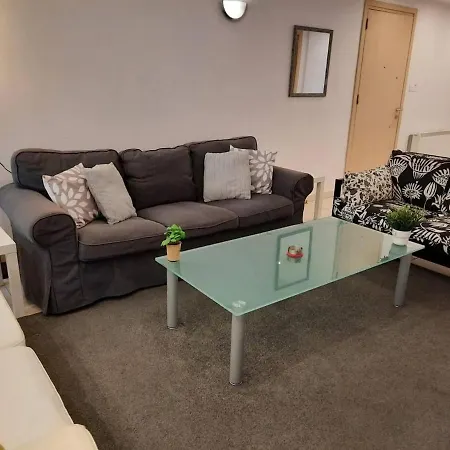 Sleeps 6 With Ensuite ניקוסיה