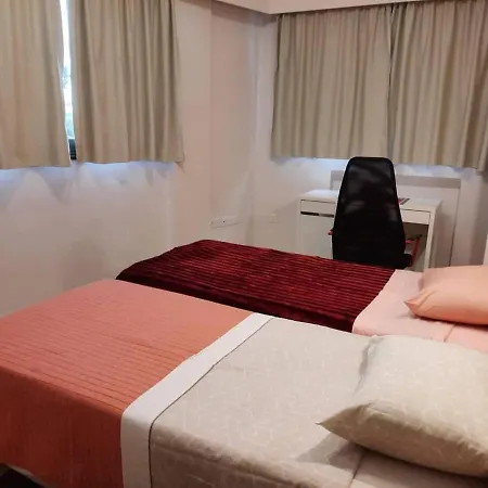 דירה Sleeps 6 With Ensuite ניקוסיה