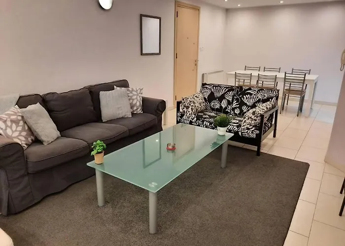 Sleeps 6 With Ensuite * Nikósie