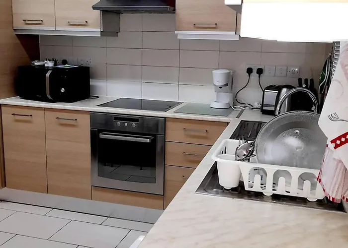 Sleeps 6 With Ensuite Nikósie