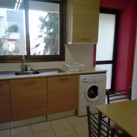 Apartamento Sleeps 6 With Ensuite Nicosia