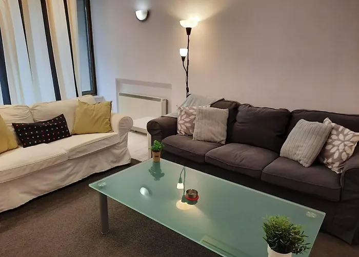 Sleeps 6 With Ensuite Nicósia