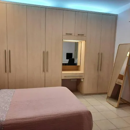 شقة Sleeps 6 With Ensuite *